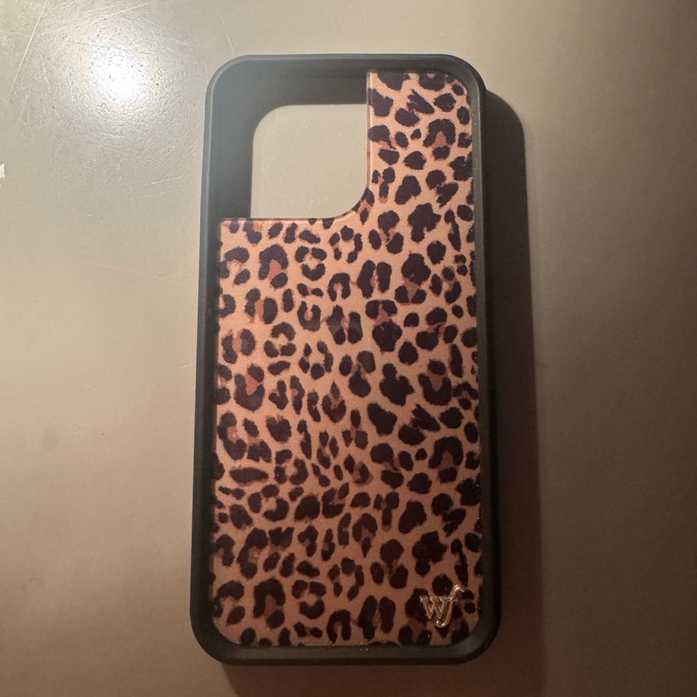 iPhone 15 Pro Max Leopard Print Widflower Case